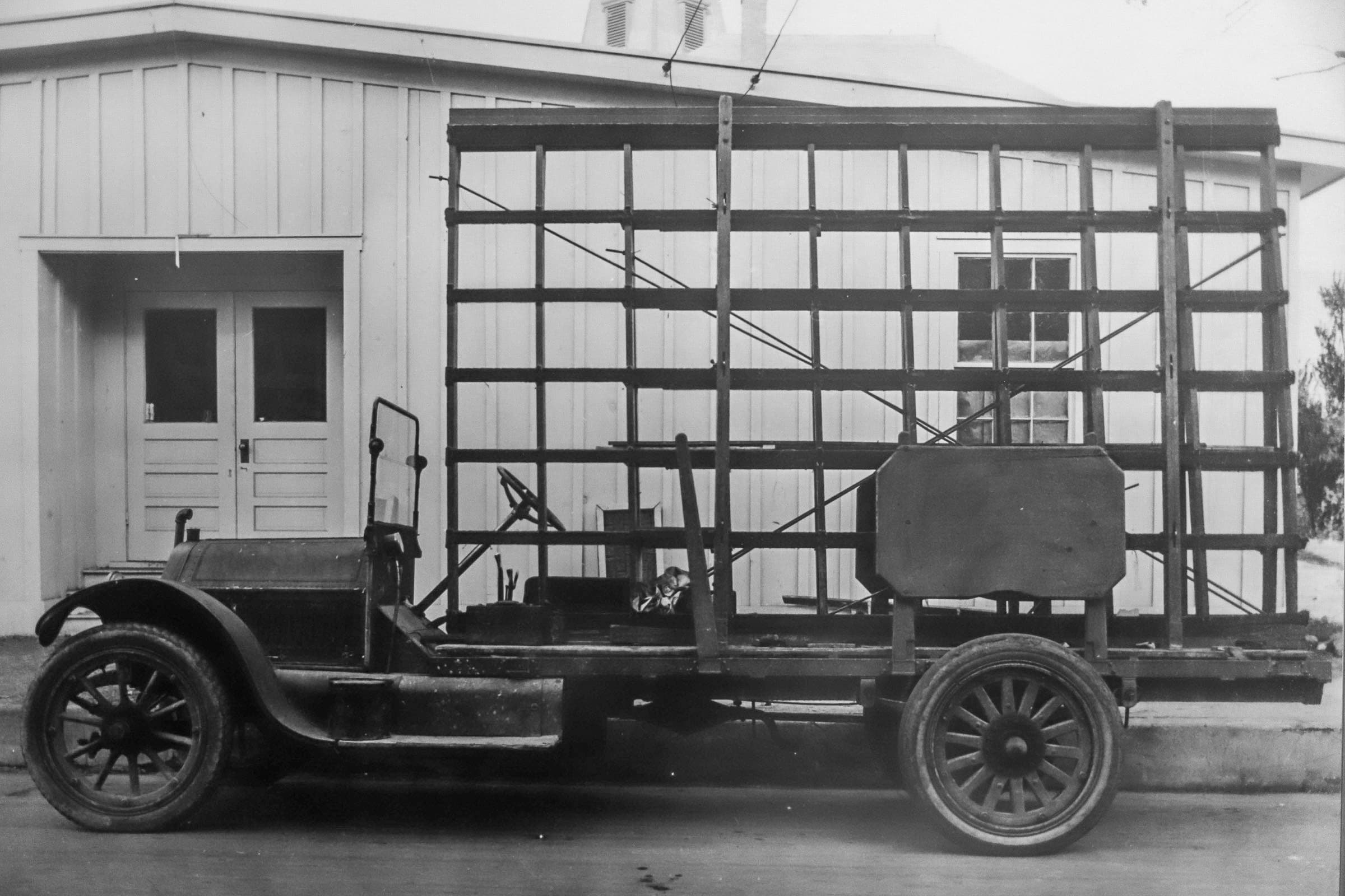 Mesa Glass Vintage Truck